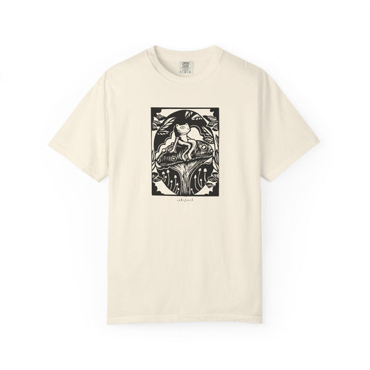 Cute Cottagecore Frog and Mushroom Tee - Goblincore Frog Shirt for Feral Girl Summer